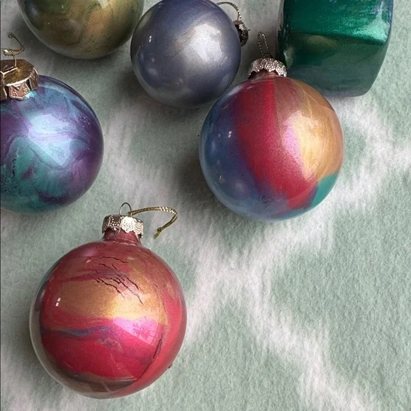 Lot of 17 handmade iridescent swirls Christmas ornaments - Picture 2 of 8